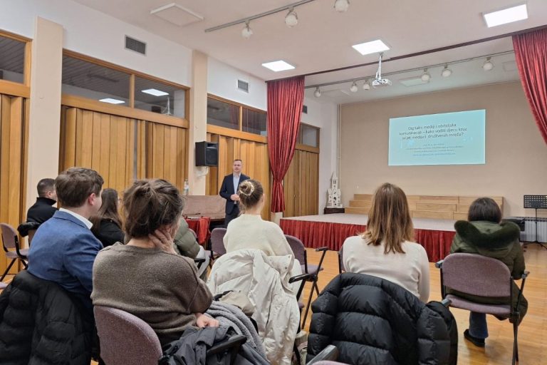 3c70d8d2-2f6d-4ffa-94b4-5b07d25ae1d3